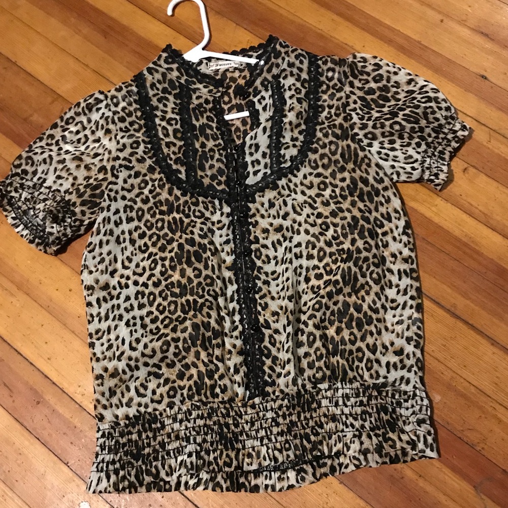 Leopard top, size medium, Used